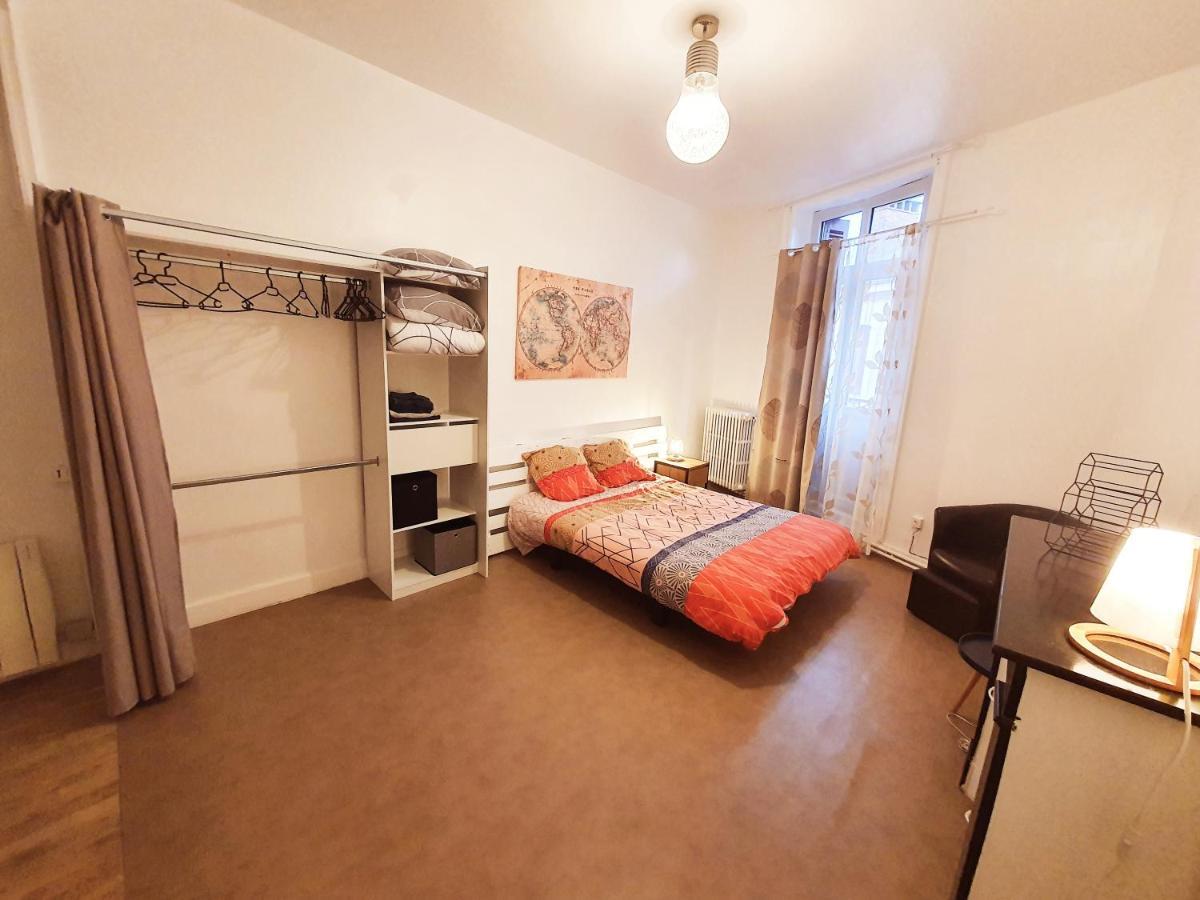 Grand T3 Avec Terrasse Centre Ville Bellac Exterior photo